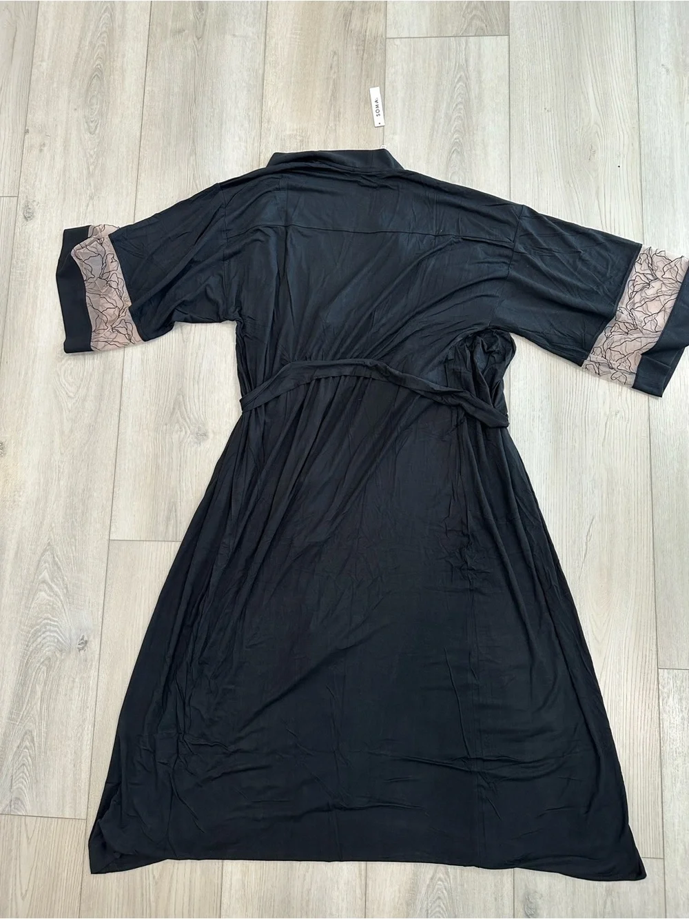 Soma Cool Nights Embroidered Black Robe NWT Size S/M Soft Sleepwear